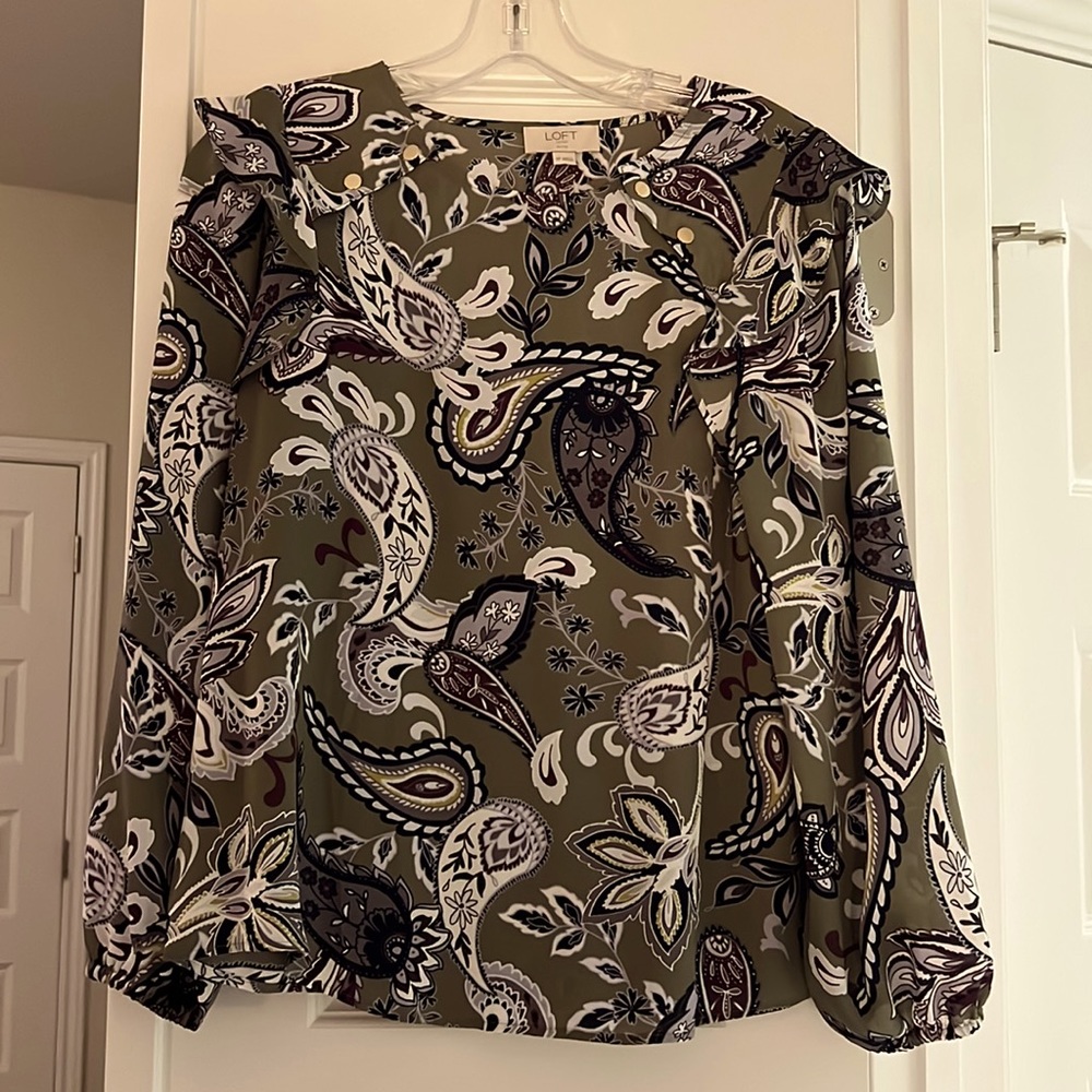 Loft never been worn green blouse with paisley print and button detail